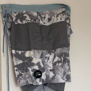 Quiksilver Board Shorts Style Swim Trunk Size 34